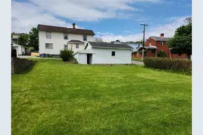 109 Pittsburgh Rd, Bentleyville, PA 15314 - Photo 4