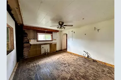 109 Pittsburgh Rd, Bentleyville, PA 15314 - Photo 6