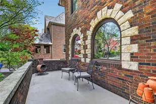 121 Vernon Dr, Pittsburgh, PA 15228 - Photo 4