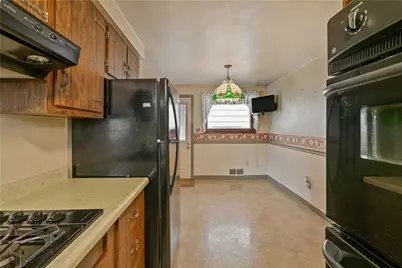 2811 Bowman Ave, McKeesport, PA 15132 - Photo 10