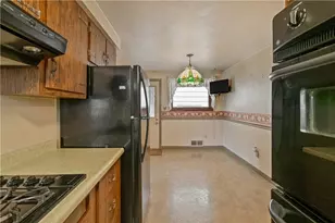 2811 Bowman Ave, McKeesport, PA 15132 - Photo 10