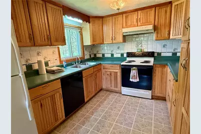81 Hartwick Rd, Findley Township, PA 16137 - Photo 6
