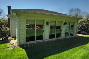 106 Elise Dr, Center Township, PA 16001 - Photo 38
