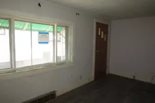 48 Locust St, Ellsworth Boro, PA 15331 - Photo 8