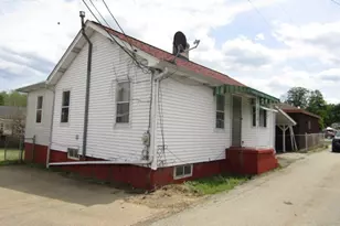 48 Locust St, Ellsworth Boro, PA 15331 - Photo 2