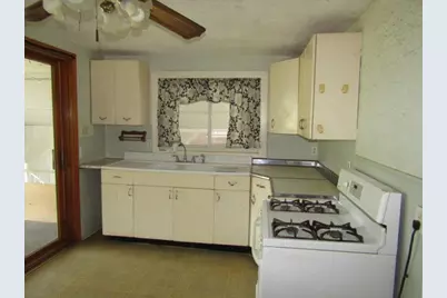 48 Locust St, Ellsworth Boro, PA 15331 - Photo 14