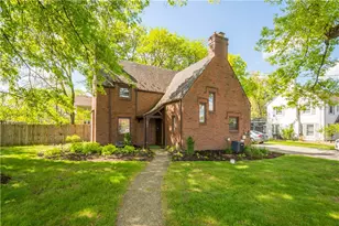 601 Winfield St, Bridgeville, PA 15017 - Photo 2