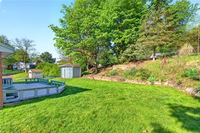 417 Peters Dr, Pittsburgh, PA 15116 - Photo 4
