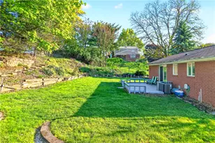 417 Peters Dr, Pittsburgh, PA 15116 - Photo 8