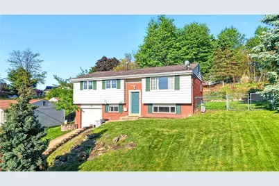 417 Peters Dr, Pittsburgh, PA 15116 - Photo 2
