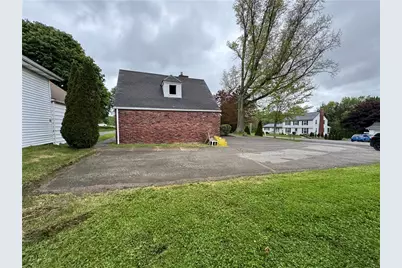 106 Milheim Dr, Center Township, PA 16001 - Photo 10