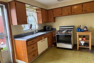 1725 Norsen Dr, Scott Township, PA 15243 - Photo 6