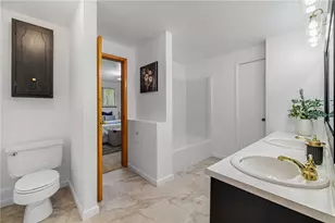 2052 Hulton Rd, Pittsburgh, PA 15147 - Photo 16