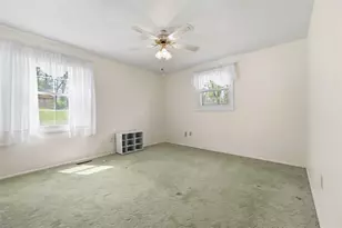 487 Tivoli Rd, Pittsburgh, PA 15239 - Photo 16