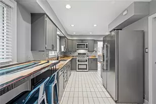 2453 Mt Royal Rd, Pittsburgh, PA 15217 - Photo 8