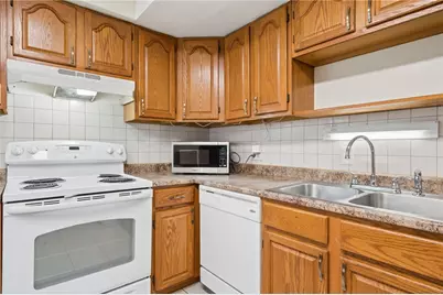 221 Clay Dr, Pittsburgh, PA 15235 - Photo 10