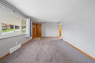 221 Clay Dr, Pittsburgh, PA 15235 - Photo 4