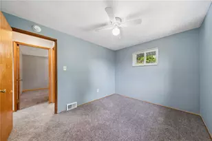 221 Clay Dr, Pittsburgh, PA 15235 - Photo 14
