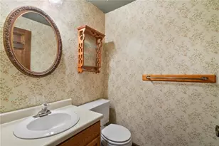 1004 River Oaks Dr, Pittsburgh, PA 15215 - Photo 14