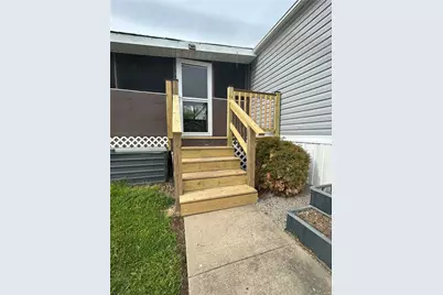 28 Hilltop Dr, Union Township, PA 15332 - Photo 4