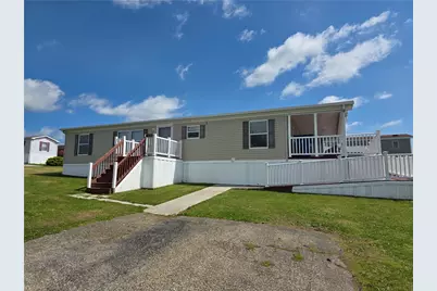 332 Maruca Dr, Mt Pleasant Boro, PA 15666 - Photo 2