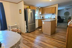 332 Maruca Dr, Mt Pleasant Boro, PA 15666 - Photo 10