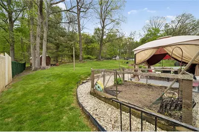 90 Sierra Dr, Pittsburgh, PA 15239 - Photo 6