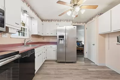 1522 Leona Ave, South Park, PA 15129 - Photo 8