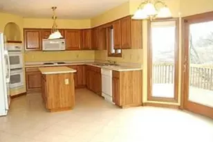816 Graywyck Dr, Adams Township, PA 16046 - Photo 2