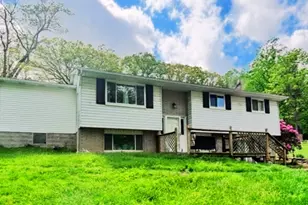 87 McMichael Rd, Carnegie, PA 15106 - Photo 1