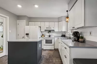 104 Oakbrook Cir, Banksville/Westwood, PA 15220 - Photo 12