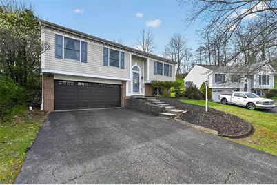 307 Lawrence Pl, Coraopolis, PA 15108 - Photo 2