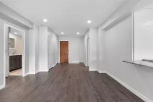 320 Fort Duquesne, Pittsburgh, PA 15222 - Photo 2