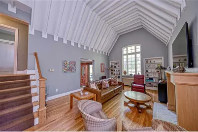165 W Hutchinson Ave, Pittsburgh, PA 15218 - Photo 4