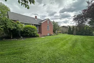 904 Sandalwood Dr, Greensburg, PA 15601 - Photo 2
