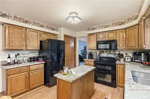 215 Church Dr, Robinson Twp, PA 15108 - Photo 12