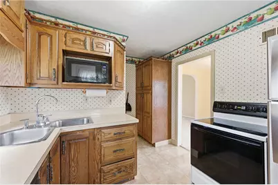 1027 Venice Ave, McKeesport, PA 15035 - Photo 8