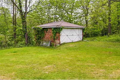 324 Fenfield Dr, Unity Township, PA 15650 - Photo 14