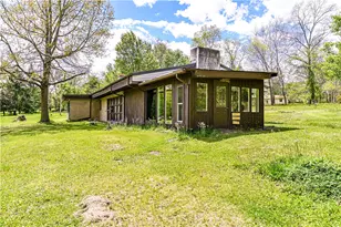 324 Fenfield Dr, Unity Township, PA 15650 - Photo 4