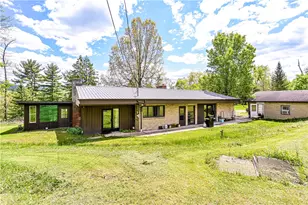 324 Fenfield Dr, Unity Township, PA 15650 - Photo 6