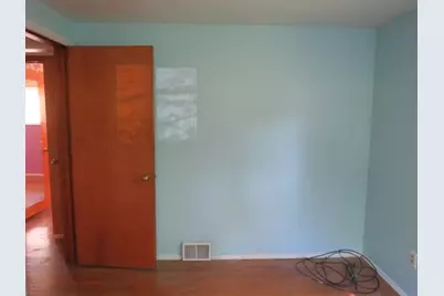 429 Woodrift Ln, Pittsburgh, PA 15236 - Photo 2