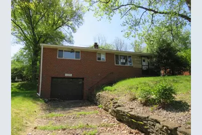 429 Woodrift Ln, Pittsburgh, PA 15236 - Photo 1