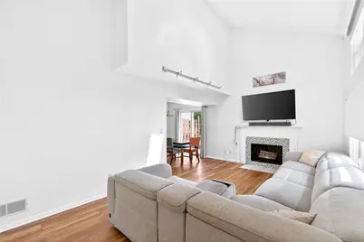 404 Chandler Pl, Pittsburgh, PA 15212 - Photo 4