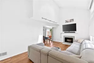 404 Chandler Pl, Pittsburgh, PA 15212 - Photo 4