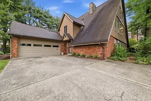 105 Regal Ct, Monroeville, PA 15146 - Photo 2