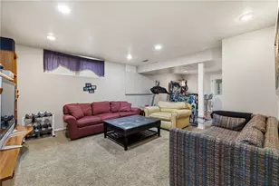 442 Shelbourne Dr, Pittsburgh, PA 15239 - Photo 34