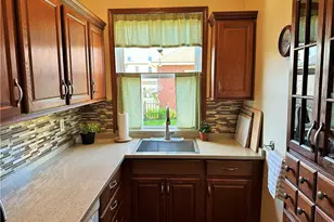 425 Wayne Ave, Ellwood City, PA 16117 - Photo 8