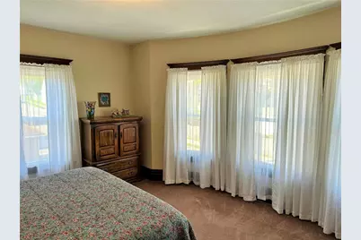 425 Wayne Ave, Ellwood City, PA 16117 - Photo 22