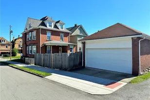 425 Wayne Ave, Ellwood City, PA 16117 - Photo 4