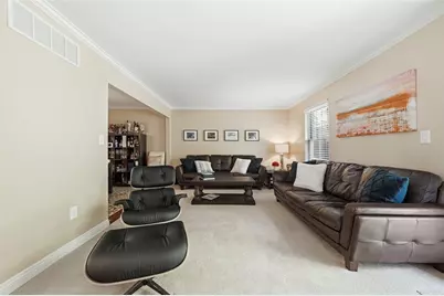 642 Woodcrest Drive, Robinson Twp, PA 15205 - Photo 10